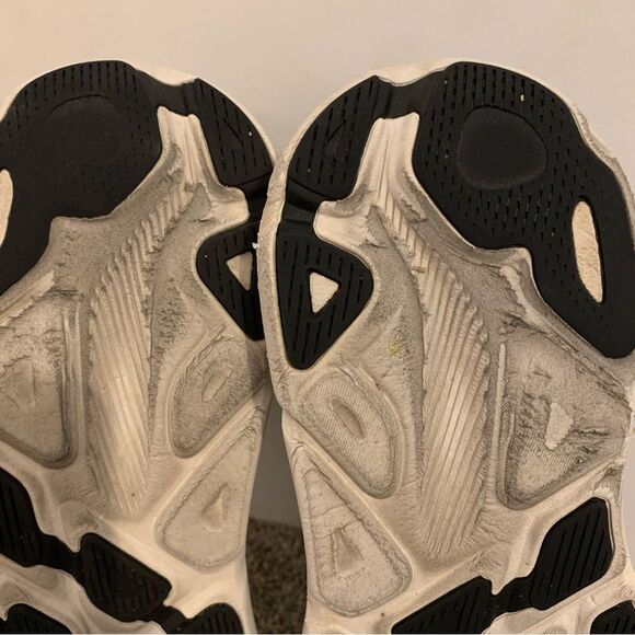 HOKA one one Clifton 9 running sneakers black white 11B woman’s unisex walking - Picture 11 of 13